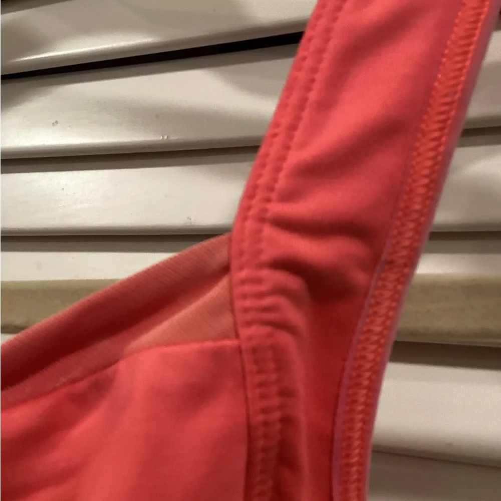 lululemon athletica Ta Ta Tamer II Sports Bra in Coral